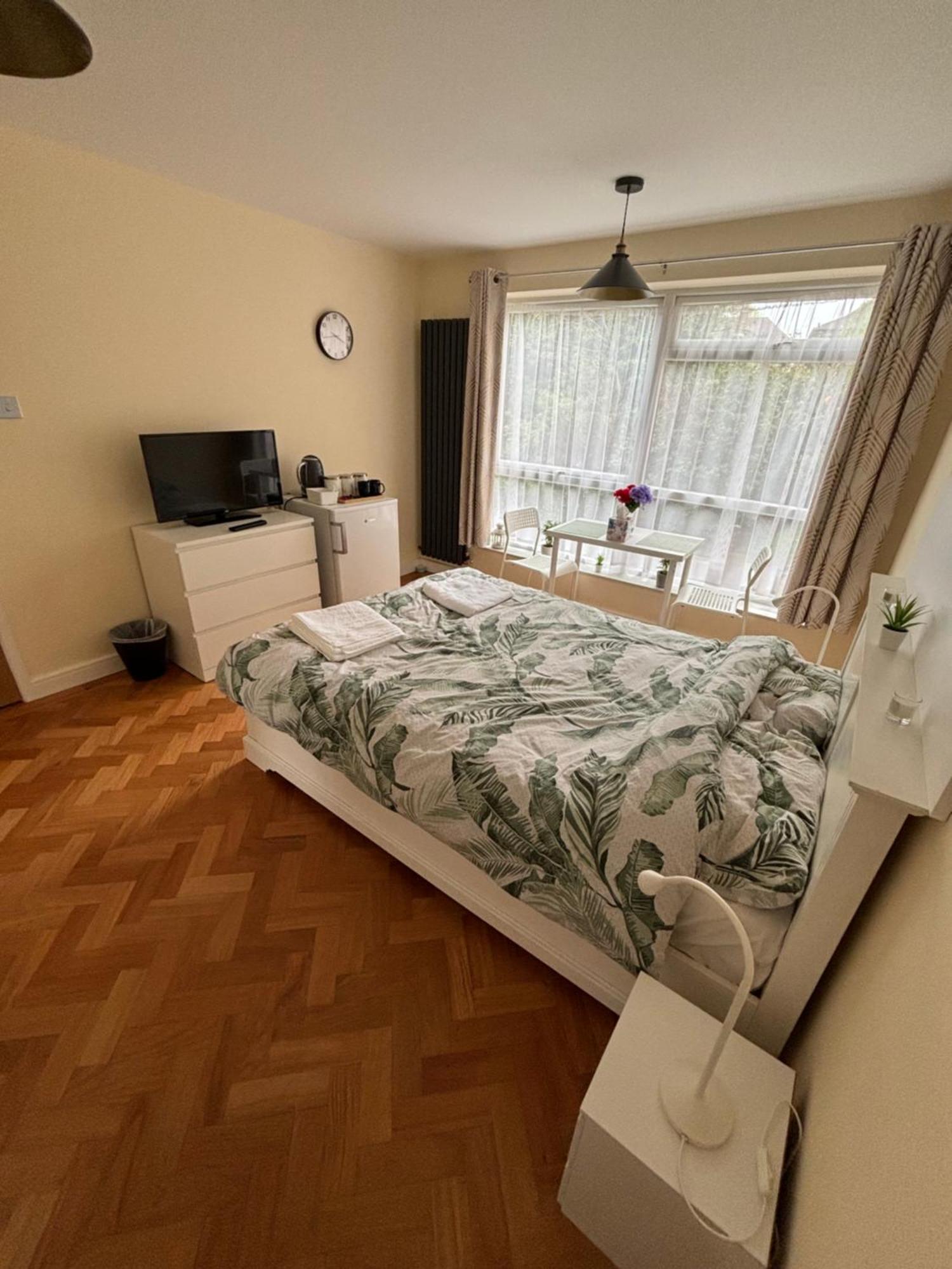 Wembley Stadium Large Double Room London Ngoại thất bức ảnh